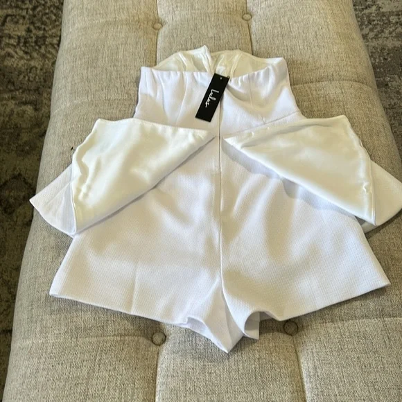 LULUS WHERE ARE YOU WHITE STRAPLESS ROMPER SIZE S - Picture 4 of 16